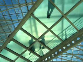 Bridge Talks 2025 debate futuro do turismo na NOVA FCT Programa de aceleração de startups dedicadas ao imobiliário