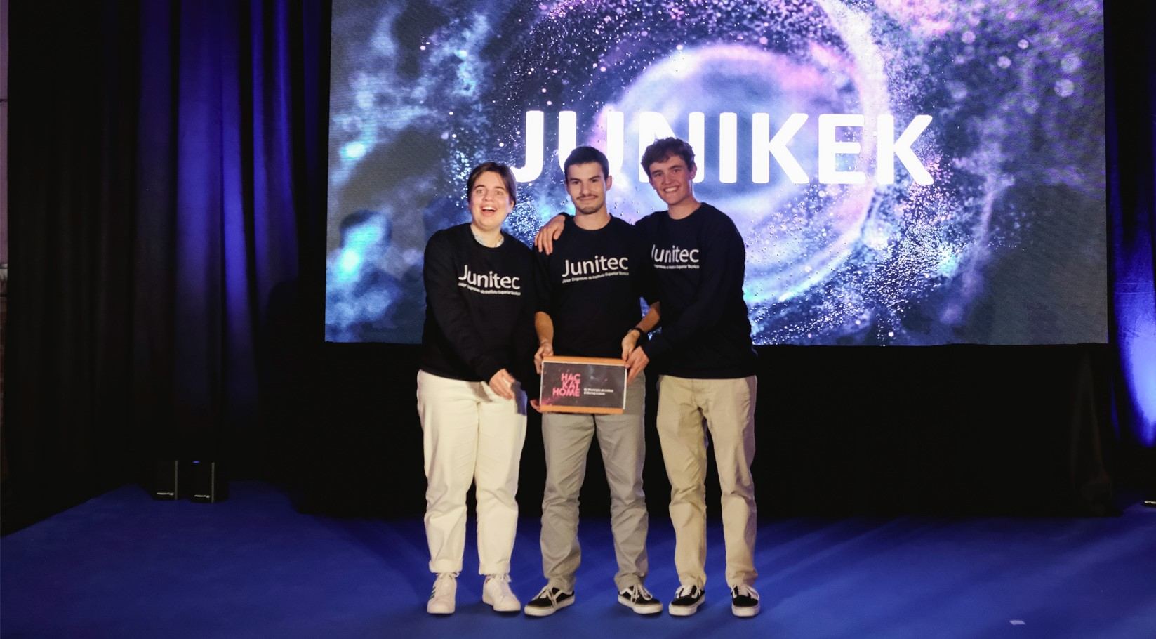 equipa Junikek, vencedores do Hackathome