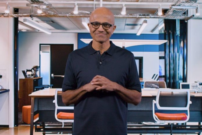 O presidente e CEO da Microsoft, Satya Nadella, fala aos participantes virtualmente no Microsoft Ignite 2022.