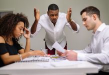 ambiente de trabalho tóxico